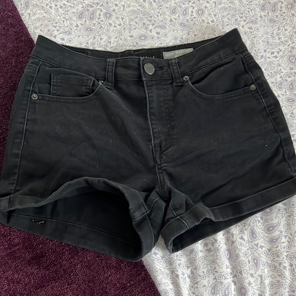 Black Aeropostale shorts